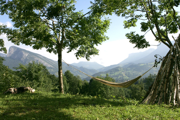 la terrasse avec vue sur les montagnes